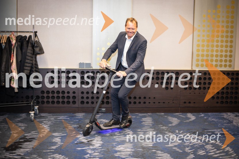  Marko Škriba, direktor znamke Volkswagen pri Porsche Slovenija d.o.o.Tiskovna konferenca o električni prihodnosti znamke Volkswagen