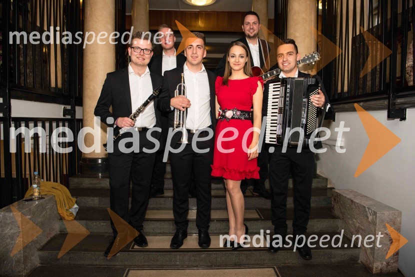  Michael Kirbiš, ansambel Prisrčniki;  Nejc Težak, ansambel Prisrčniki;  Mihael Taužič, ansambel Prisrčniki;  Tina Vinter, ansambel Prisrčniki;  Tomaž Marko, ansambel Prisrčniki;  Danijel Kosi, ansambel PrisrčnikiVolkswagen Špila, finalni koncert