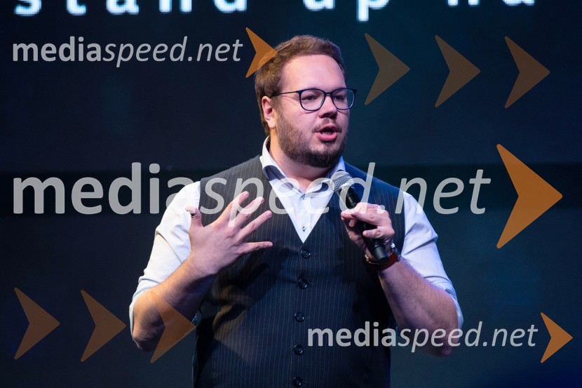  Sašo Stare, stand up komik, voditeljVolkswagen Špila, finalni koncert