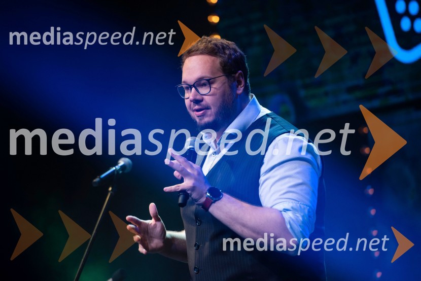  Sašo Stare, stand up komik, voditeljVolkswagen Špila, finalni koncert