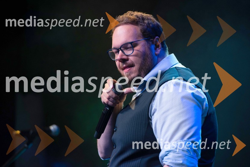  Sašo Stare, stand up komik, voditeljVolkswagen Špila, finalni koncert