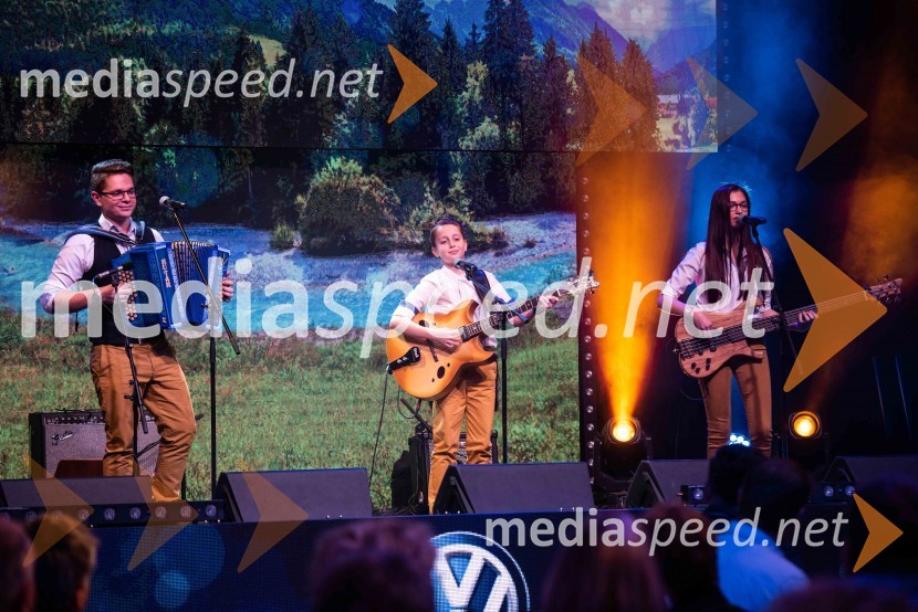  Luka Lenart, skupina Lenarti;  Blaž Lenart, skupina Lenarti;  Nika Lenart, skupina LenartiVolkswagen Špila, finalni koncert