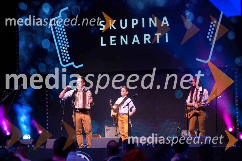  Luka Lenart, skupina Lenarti;  Blaž Lenart, skupina Lenarti;  Nika Lenart, skupina LenartiVolkswagen Špila, finalni koncert