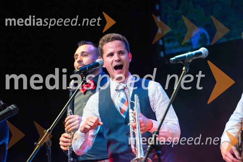  Matija Božnik, glasbenik;  Urban Kolar, glasbenik, trobentaVolkswagen Špila, finalni koncert