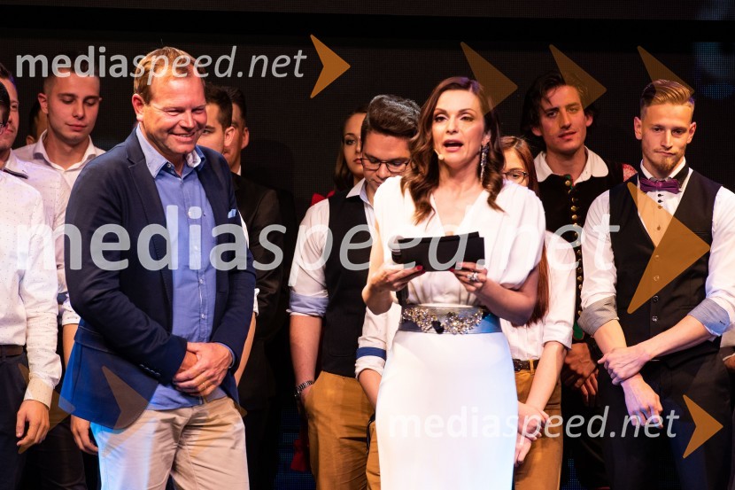  Marko Škriba, direktor znamke Volkswagen pri Porsche Slovenija d.o.o.;  Natalija Verboten, pevkaVolkswagen Špila, finalni koncert