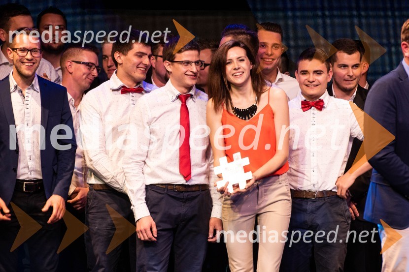  Marko Jenko, ansambel Kerlci;  Tomaž Škrlep, ansambel Kerlci;  Matija Škrlep, ansambel Kerlci;  Manca Kavčič Zupan, ansambel Kerlci;  David Ravnikar, ansambel KerlciVolkswagen Špila, finalni koncert