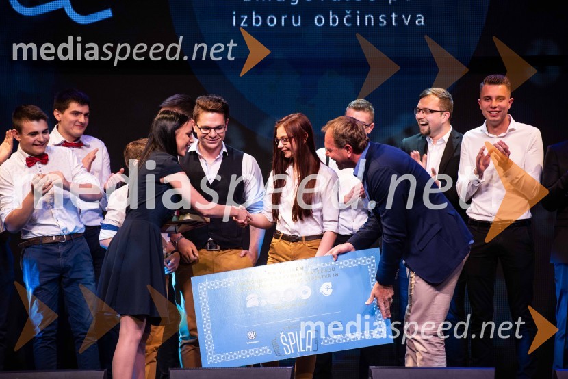  ... ;  Luka Lenart, skupina Lenarti;  Nika Lenart, skupina Lenarti;  Marko Škriba, direktor znamke Volkswagen pri Porsche Slovenija d.o.o.Volkswagen Špila, finalni koncert