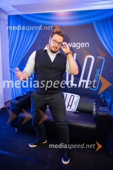  Sašo Stare, stand up komik, voditeljVolkswagen Špila, finalni koncert