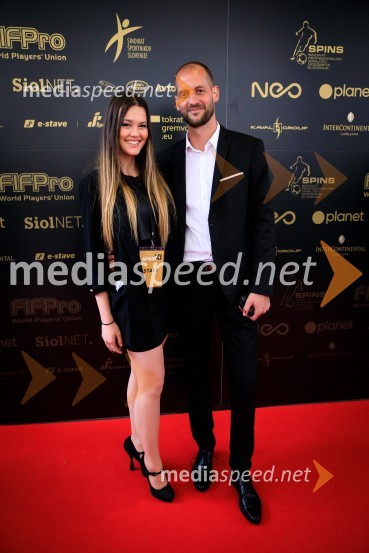  Laura Škvorc, Miss Earth Slovenije 2015, model, pevka;  Darjan Curanović, nogometaš, NK Triglav KranjNajboljši nogometaš Rudi Požeg Vancaš, najboljši trener Ante Simundža