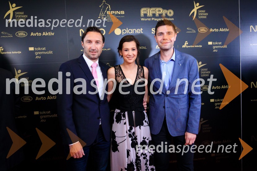  Damjan Medica, športni novinar;  Sara Pakiž, novinarka, Planet TV;  Matej Podgoršek, novinarNajboljši nogometaš Rudi Požeg Vancaš, najboljši trener Ante Simundža