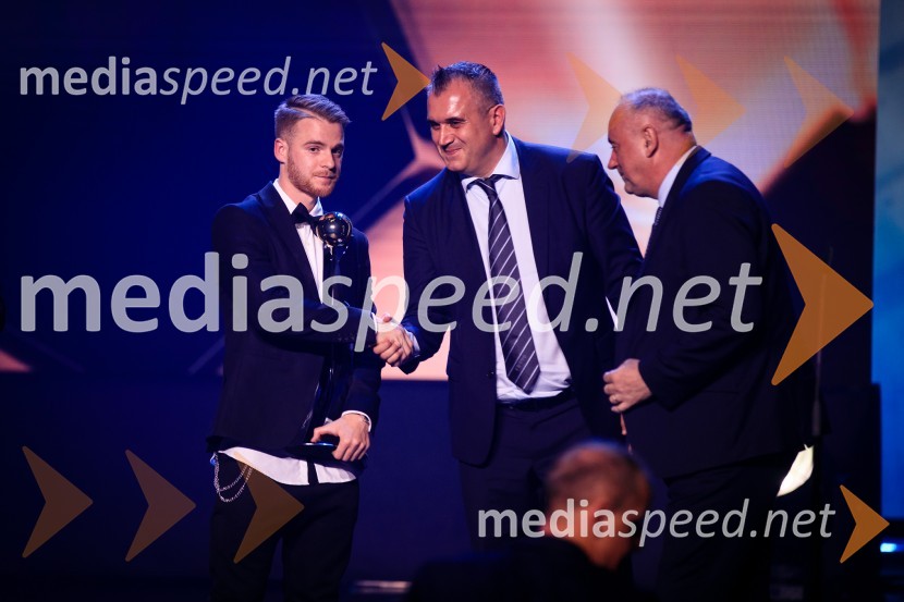  Rudi Požeg Vancaš, nogometaš, NK Celje;  Dejan Stefanović, predsednik sindikata SPINS;  Radenko Mijatović, predsednik Nogometne zveze SlovenijeNajboljši nogometaš Rudi Požeg Vancaš, najboljši trener Ante Simundža