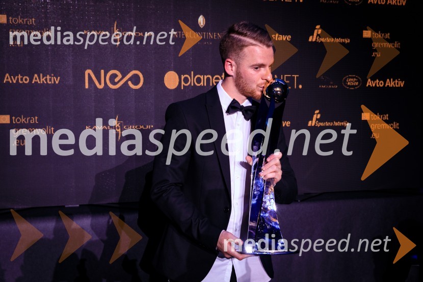  Rudi Požeg Vancaš, nogometaš, NK CeljeNajboljši nogometaš Rudi Požeg Vancaš, najboljši trener Ante Simundža