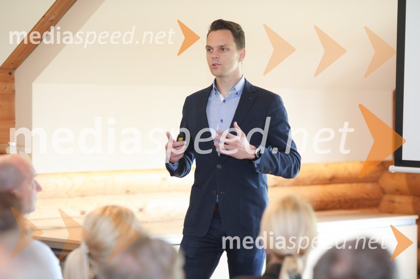 Mercedes-Benz CLA, slovenska predstavitev