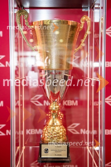 Sprejem odbojkaric klub NKBM BranikSprejem odbojkaric klub Nova KBM Branik