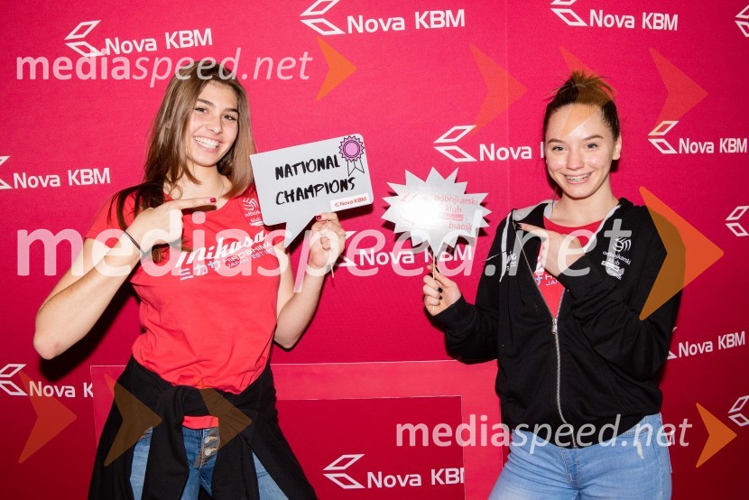  ... ;  Lorena Lorber Fijok, OK Nova KBM BranikSprejem odbojkaric klub Nova KBM Branik