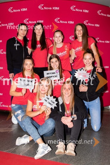 ... ;  Alja Jerala, OK Nova KBM Branik;  ... ;  Anita Sobočan, OK Nova KBM Branik;  ... ;  Nika Dobaj, OK Nova KBM Maribor;  Sara Najdič, OK Nova KBM Branik;  ... ;  Lorena Lorber Fijok, OK Nova KBM BranikSprejem odbojkaric klub Nova KBM Branik
