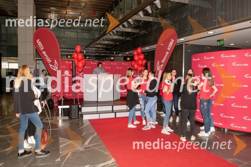 Sprejem odbojkaric klub NKBM BranikSprejem odbojkaric klub Nova KBM Branik