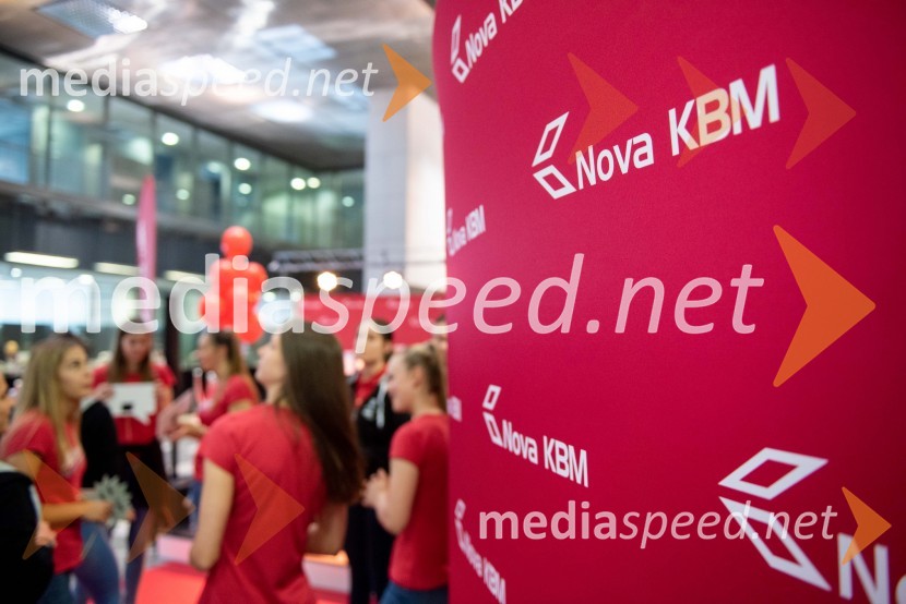 Sprejem odbojkaric klub NKBM BranikSprejem odbojkaric klub Nova KBM Branik