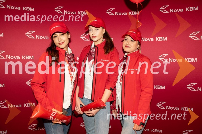 Sprejem odbojkaric klub Nova KBM Branik