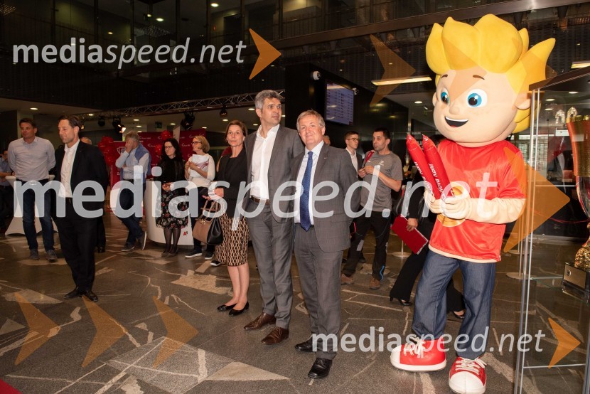 Sprejem odbojkaric klub Nova KBM Branik