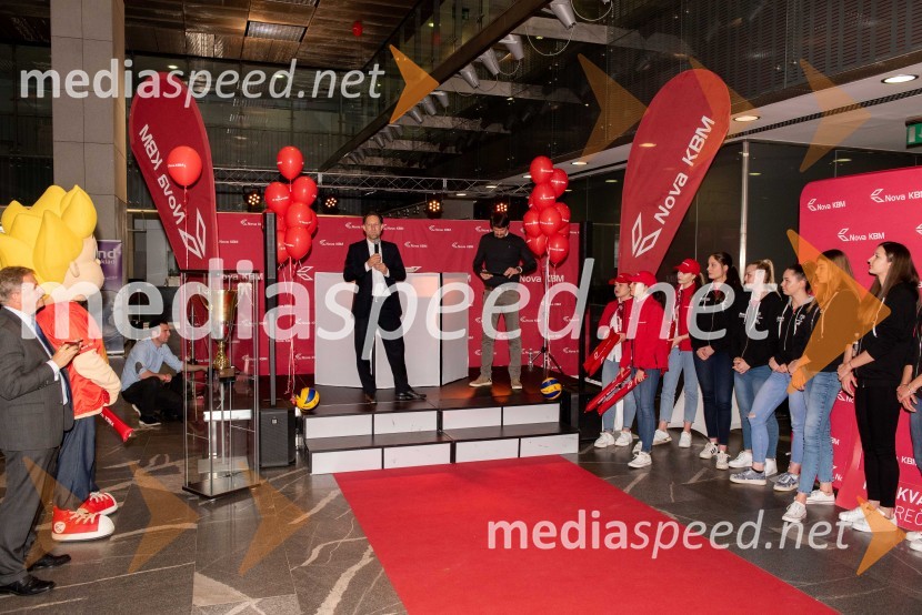 Sprejem odbojkaric klub NKBM BranikSprejem odbojkaric klub Nova KBM Branik