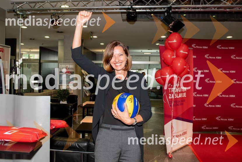 Sprejem odbojkaric klub Nova KBM Branik