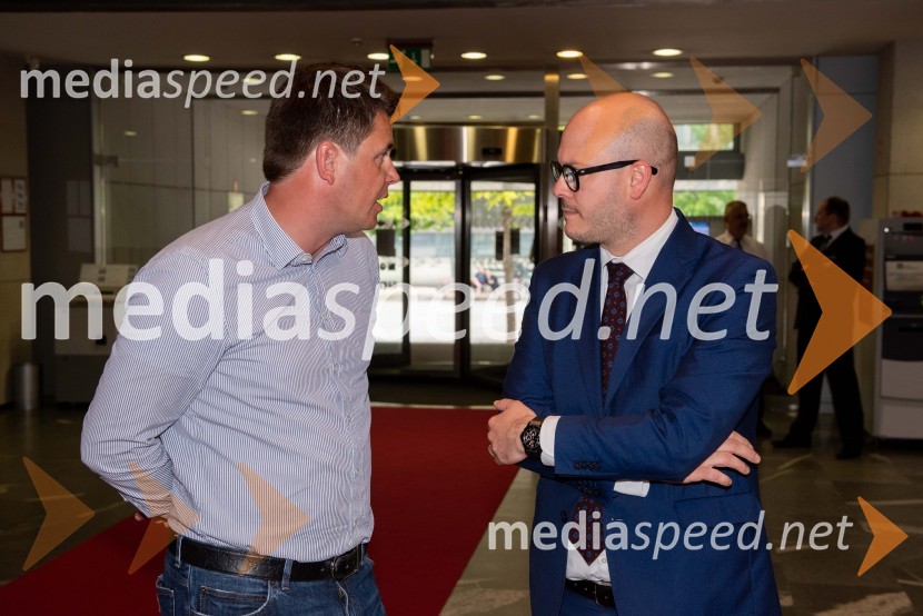  Mitja Koželj, direktor Nove KBM Branik;  ... Sprejem odbojkaric klub Nova KBM Branik