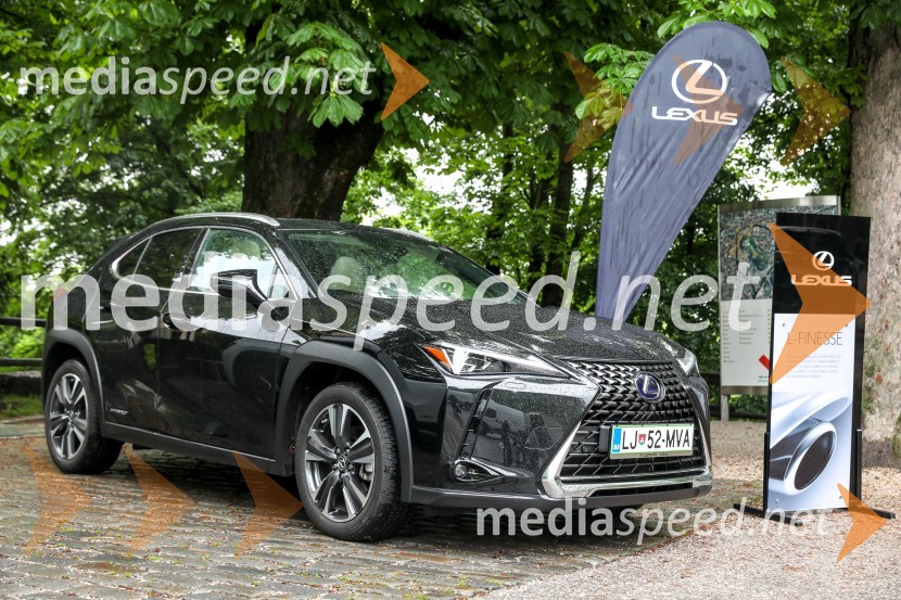Lexus UX 2019 (ZA10)Lexus UX, slovenska predstavitev