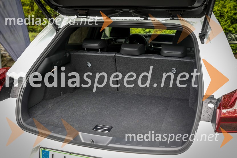 Lexus UX 2019 (ZA10)Lexus UX, slovenska predstavitev