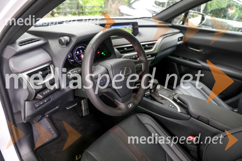 Lexus UX 2019 (ZA10)Lexus UX, slovenska predstavitev