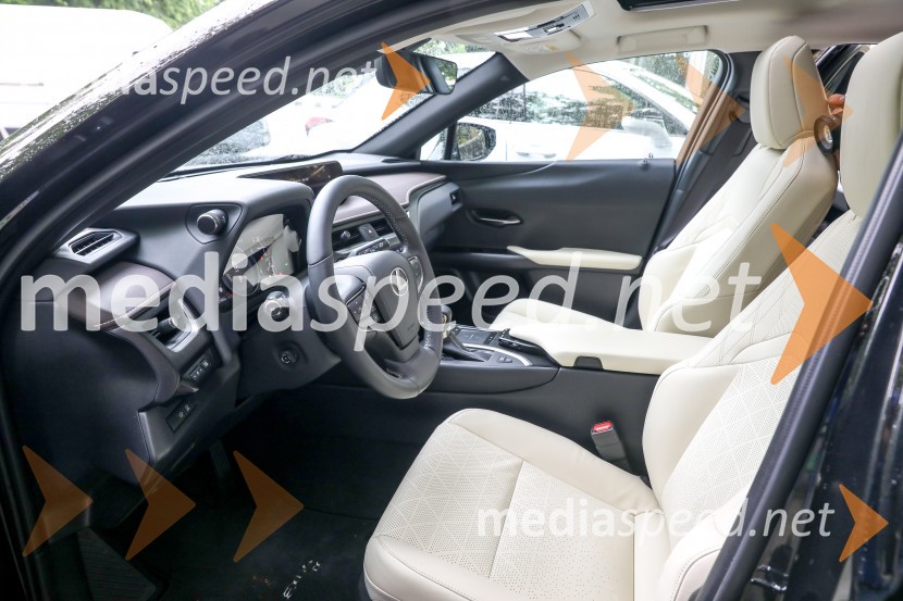 Lexus UX 2019 (ZA10)Lexus UX, slovenska predstavitev