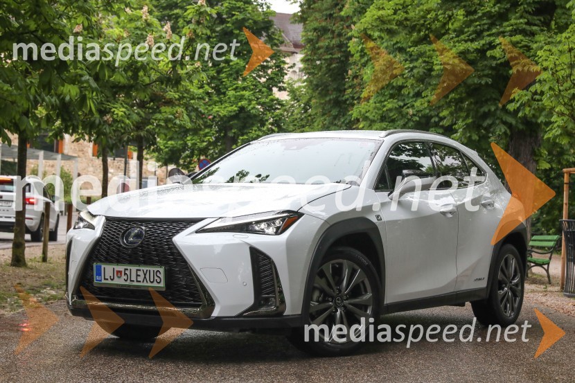 Lexus UX 2019 (ZA10)Lexus UX, slovenska predstavitev