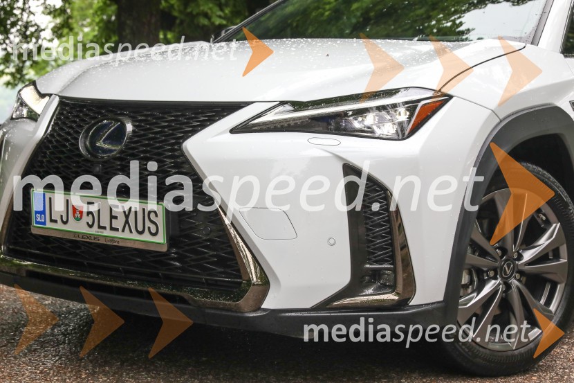Lexus UX 2019 (ZA10)Lexus UX, slovenska predstavitev