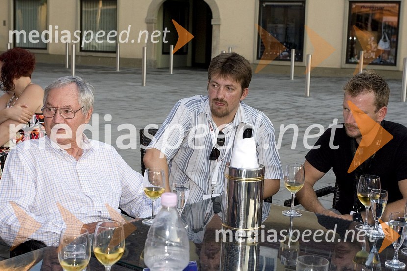 Roger Corman, ameriški producent in režiser ter Peter Beznec in Borut Horvat organizatorja in nekdanja člana skupine Posodi Mi JürjaGrossmanov festival filma in vina, 6. dan