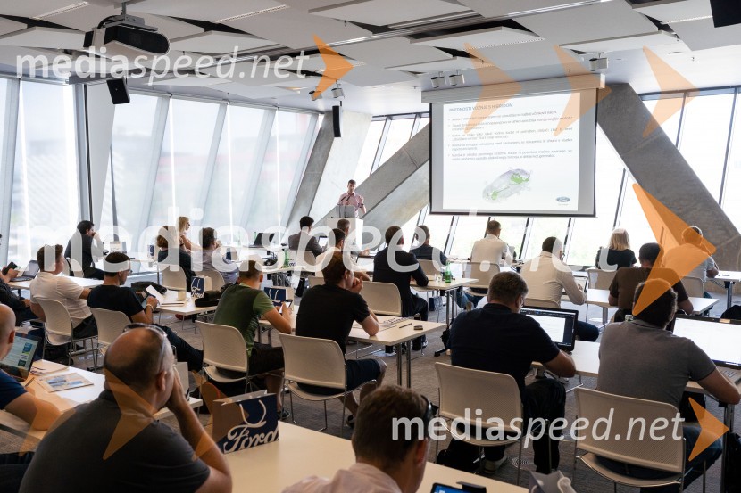 Ford Mondeo hibrid karavan, slovenska predstavitevFord Mondeo hibrid karavan, slovenska predstavitev