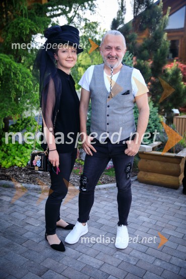  Nina  Žnideršič, fotografinja;  Milan Gačanovič - Gacho, modni oblikovalecZvezde pod klobuki 2019