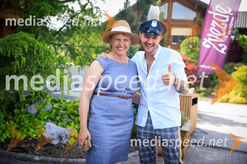   Simona Dakič Nemanič, Odgovorna urednica revije Zvezde;  Dejan Krajnc, skupina, Poskočni muzikantiZvezde pod klobuki 2019