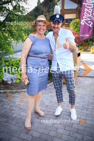   Simona Dakič Nemanič, Odgovorna urednica revije Zvezde;  Dejan Krajnc, skupina, Poskočni muzikantiZvezde pod klobuki 2019