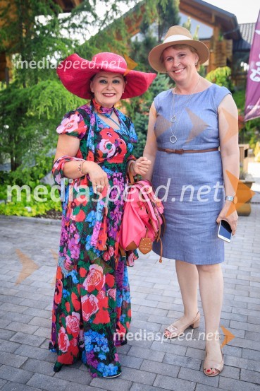  Zdenka  Kahne, lastnica kozmetike Kahne, ambasadorka znanja;   Simona Dakič Nemanič, Odgovorna urednica revije ZvezdeZvezde pod klobuki 2019