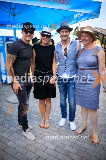  ... ;  ... ;  Dejan Vunjak, glasbenik;   Simona Dakič Nemanič, Odgovorna urednica revije ZvezdeZvezde pod klobuki 2019