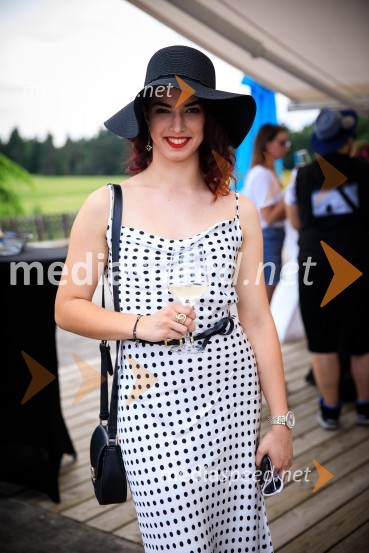  Valeriya Musina, plesalkaZvezde pod klobuki 2019
