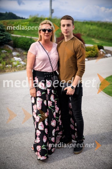  Urška Alič, ustanoviteljica in direktorica Špas teatra;  Žiga Flajnik, kostumografZvezde pod klobuki 2019