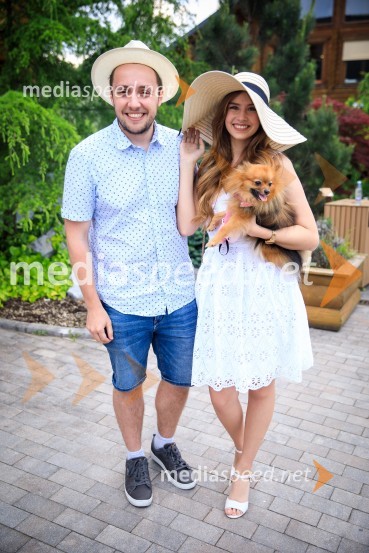  Alex Volasko, pevec;  Saša Lešnjek, pevka, igralkaZvezde pod klobuki 2019