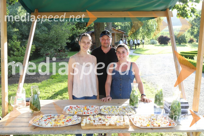 Vino in vrtnice 2019