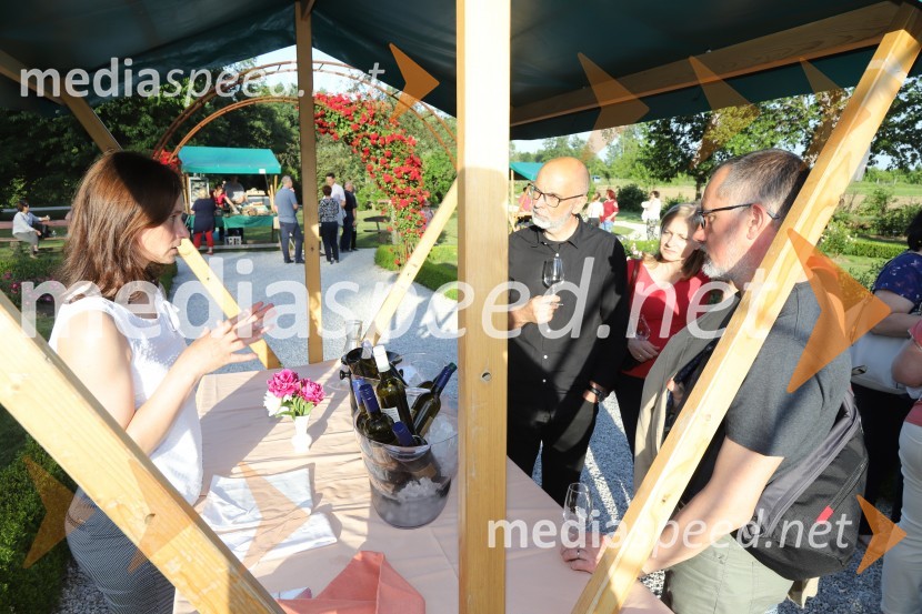 Vino in vrtnice 2019