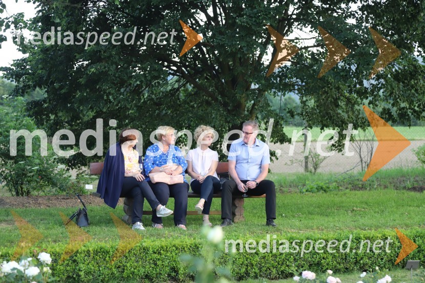 Vino in vrtnice 2019