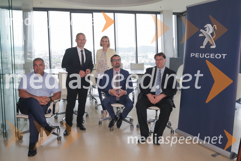  ... ;  Adam Kavšek, direktor znamke Peugeot, P Automobil Import;  Barbara Kmet, vodja komunikacij in dogodkov, P Automobil Import;  Gregor Draksler,  direktor marketinga, P Automobil Import ;  Martin Fajt,  produktni vodja, P Automobil Import Peugeot 508 SW, slovenska predstavitev