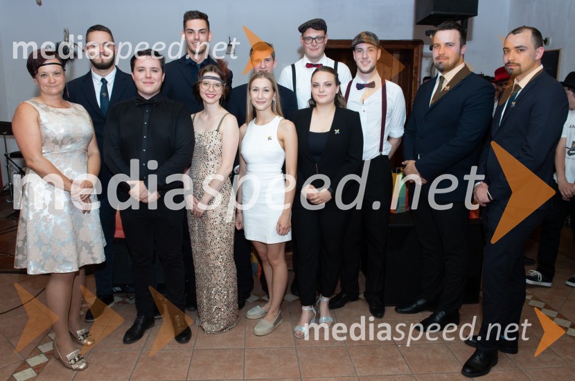 Nominiranci za Ambasadorje 2019 z v.d. direktorico VSGT, dr. Tanjo Angleitner SagadinAmbasadorja VSGT sta Jure Dretnik in Žiga Sledič