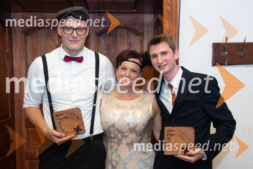  Žiga Sledič, Ambasador dobrega počutja VSGT Maribor 2019; dr. Tanja Angleitner Sagadin, VSGT Maribor;  Jure Dretnik, Ambasador gostoljubja VSGT Marbor 2019Ambasadorja VSGT sta Jure Dretnik in Žiga Sledič