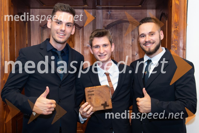  Tomaž Hohkraut, študent VSGT Maribor;  Jure Dretnik, Ambasador gostoljubja VSGT Marbor 2019;  Žiga GrofelnikAmbasadorja VSGT sta Jure Dretnik in Žiga Sledič